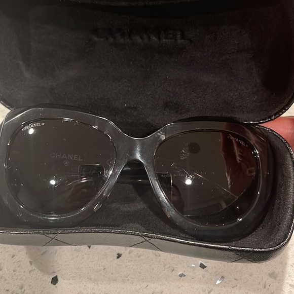 CHANEL SUNGLASSES - Picture 10 of 11